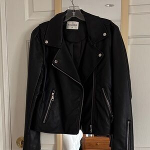 Vigoss Women's Sleek Black Moto Jacket (Never Worn)